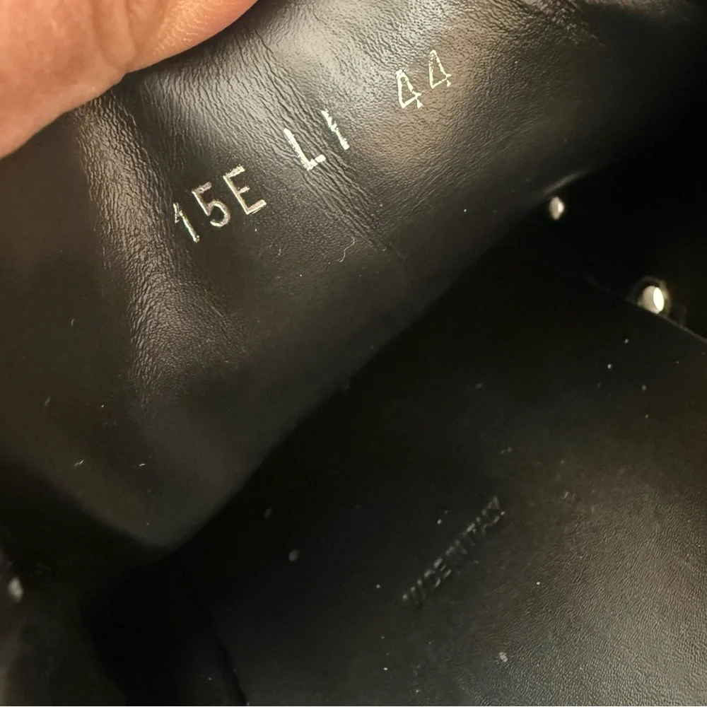 Dior Black Sneakers Sleek Leather Design - Picture 11 of 15